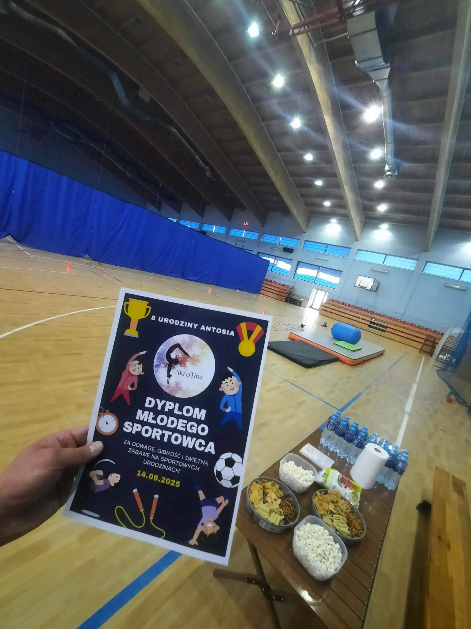 Sportowe urodziny z akrobatyką - zdjęcie 12